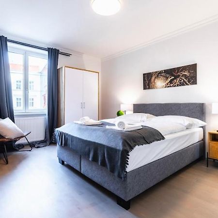 Experience Central Vienna From A Stylish And Modern Apartment Экстерьер фото