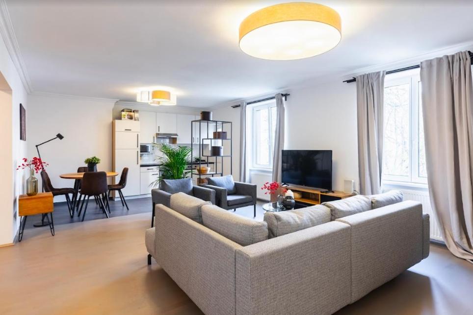 Experience Central Vienna From A Stylish And Modern Apartment Экстерьер фото