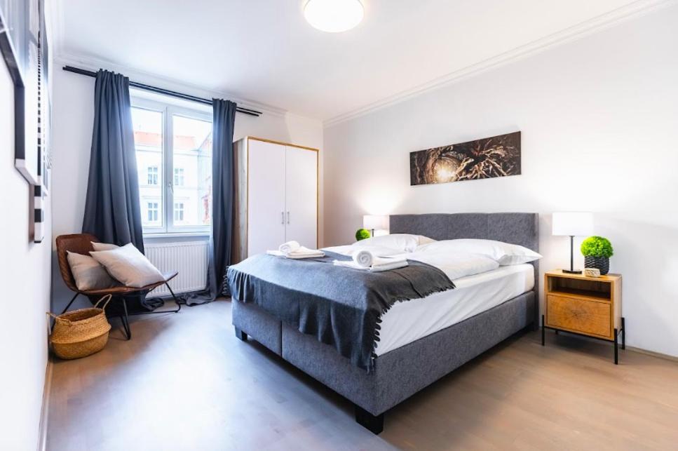 Experience Central Vienna From A Stylish And Modern Apartment Экстерьер фото